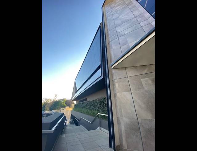 5,108M² OFFICE TO LET IN BRYANSTON